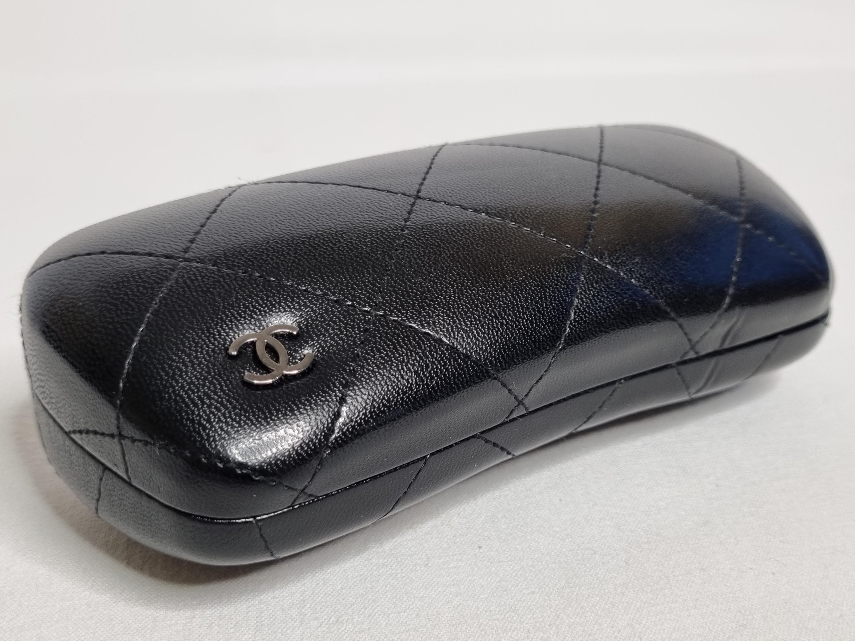 CHANEL Designer sunglass case hard black clamshell quilted leather // Ne… CHANEL Leather Quilted Black Sunglasses Case Hard Clam Shell  main image 4