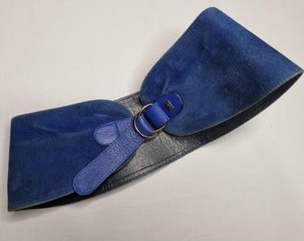 Pasek skórzany Yves Saint Laurent w kolorze niebieskim, kolekcjonerski, styl gorsetowy vintage, wyprodukowany we Francji, 75 cm
