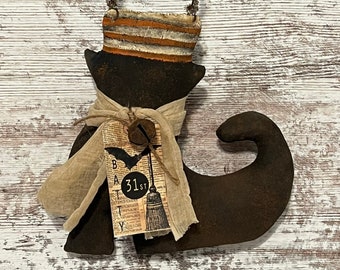 Primitive Witch Boot Peg Hanger ~ Witch Boot Ornament ~ Primitive Halloween Decor