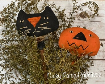 Set of 2 Primitive Halloween Pokes ~ Halloween Black Cat Poke ~ Pumpkin Pokes ~ Halloween Crock Pokes