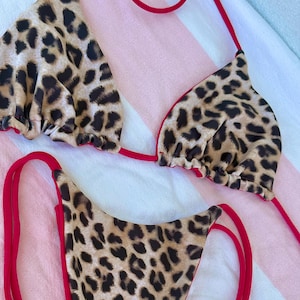 Ensemble de bikini fait main | « Diva guépard » | Maillots de bain réversibles | Bikini personnalisé | Bikini imprimé léopard | Bikini imprimé amusant | Baignade en vacances