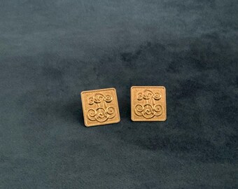 Scroll Design Vintage Cufflinks; Gold-tone