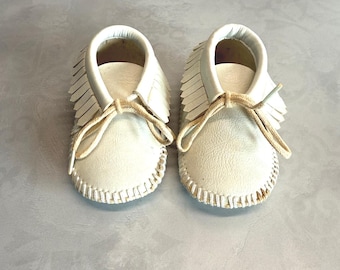 Vintage 70s Baby Moccasins White with Fringe