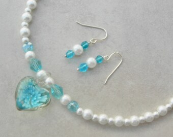 Colgante de corazón de cristal de Murano, perlas de cristal, cuentas de cristal azul, collar de corazón de 40 cm, collar de San Valentín, pendientes, conjunto de SandraDesigns