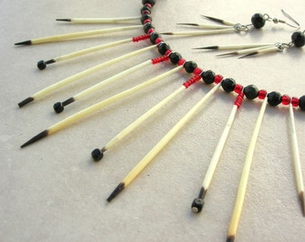 Collar de púas de puercoespín de 48 cm, inspirado en los nativos americanos, con cuentas de jade y vidrio, pendientes fantásticos y foto de puercoespín bebé (juego de SandraDesigns).