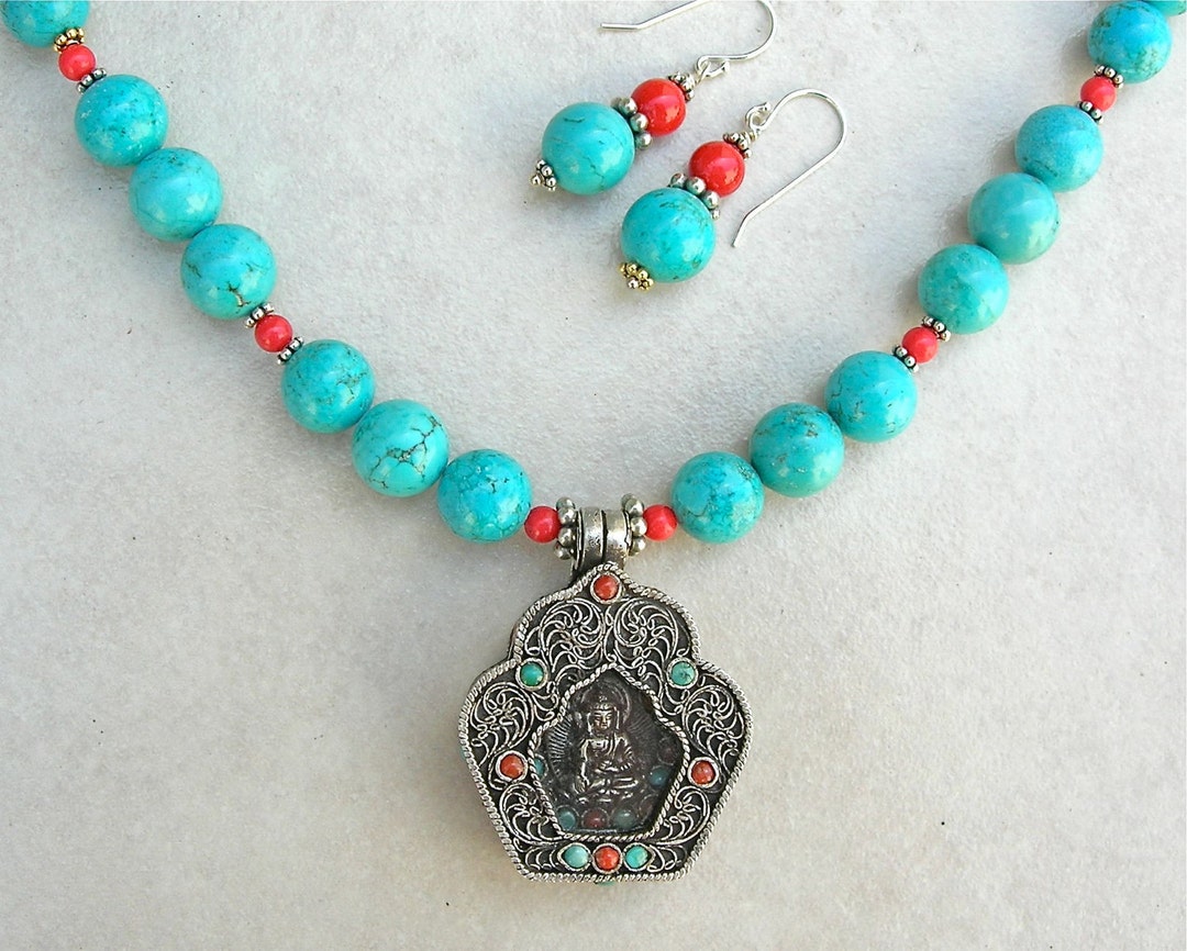 COLLECTIBLE Tibetan Silver Buddha Altar Opens, Inlaid Stones