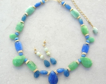 Collar de briolettes y oro, briolettes azules y verdes, cuentas y cierre de oro vermeil, pendientes a juego, collar de 40 cm o más, conjunto de SandraDesigns