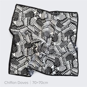 Foulard artistique découpé dans du papier | Echarpes en mousseline de soie et coton tencel, objet d'art à porter inspiré de la nature, accessoire de mode artistique image 13