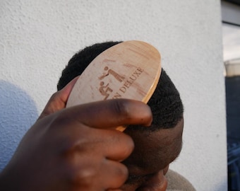 Cepillo mediano de cerdas de jabalí: Cepillo de madera para el cuidado de la barba