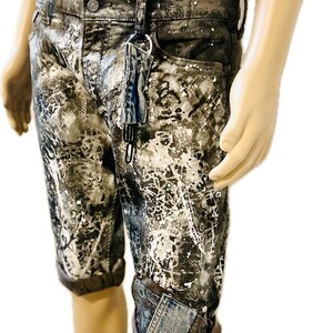 Shorts vaqueros para hombre pintados a medida (talla 36) - Ropa urbana artesanal con detalles de patchwork y grafiti