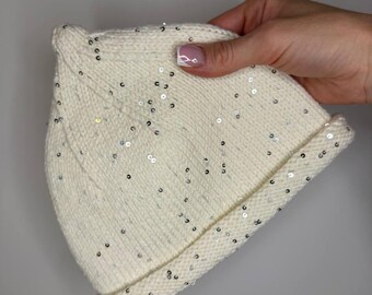 Hand-knitted white beanie with delicate micro-sequins, 100% hypoallergenic merino wool