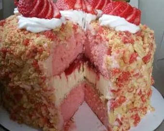 Strawberry Shortcake Cheesecake | Gourmet Cheesecake Recipe | Homemade Strawberry Cake | Layered Cheesecake Dessert
