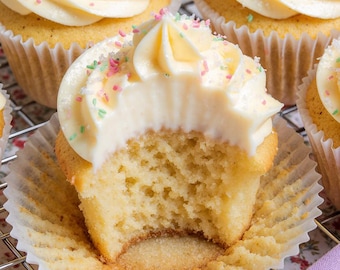Vanilla Cupcake | Classic Cupcake Recipe | Homemade Vanilla Cupcakes | Bakery-Style Treat | Easy Holiday Baking