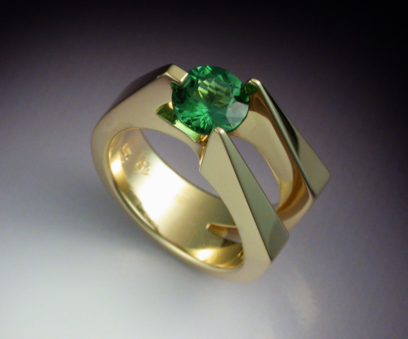 18k Gold Extraordinary Green Tourmaline ring image 2