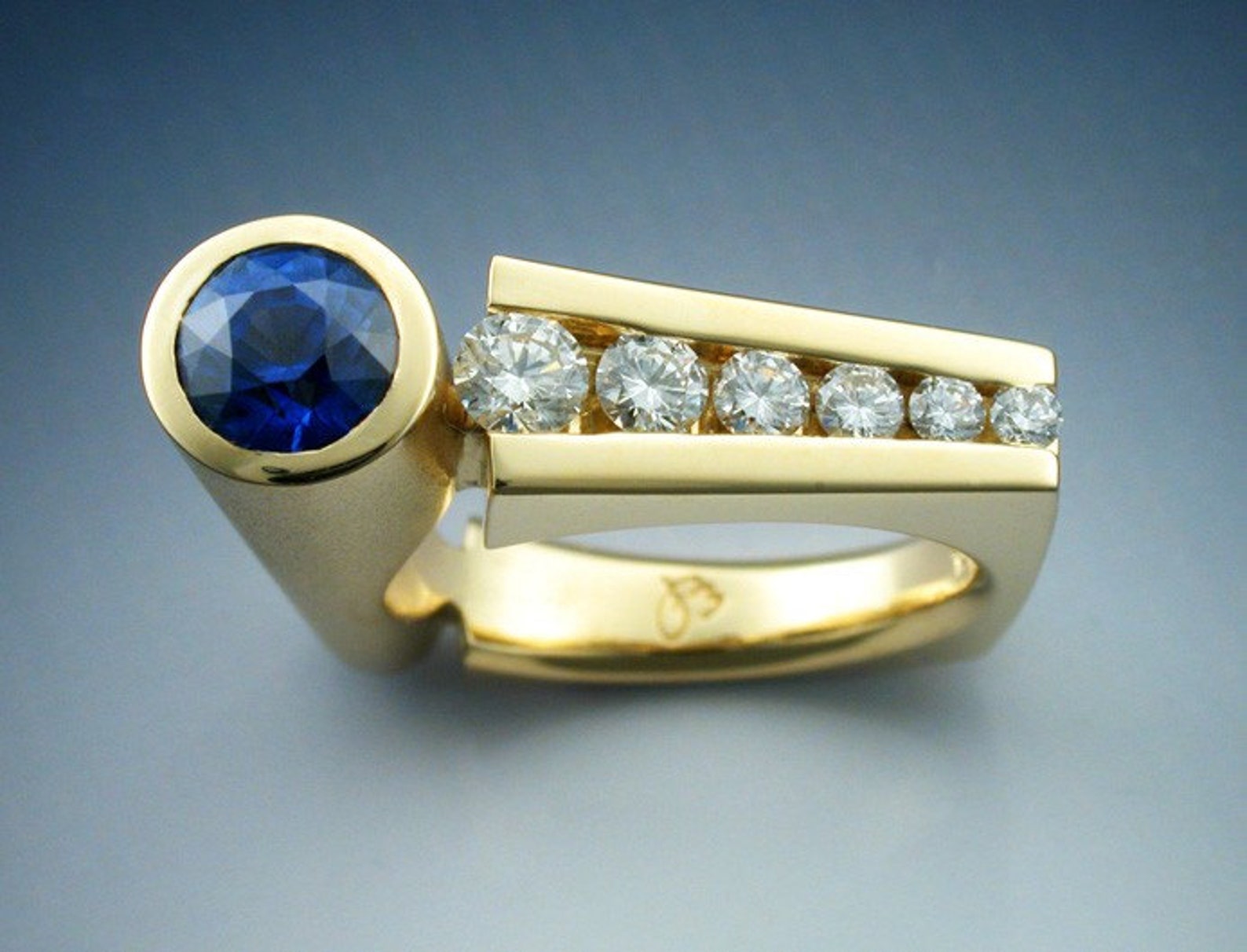 18k Gold Contemporary Sapphire and Diamond Woman's Ring - Etsy