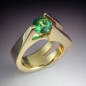 18k Gold Extraordinary Green Tourmaline ring image 1