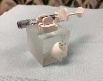 Syringe Holder for Aesthetic Injectors