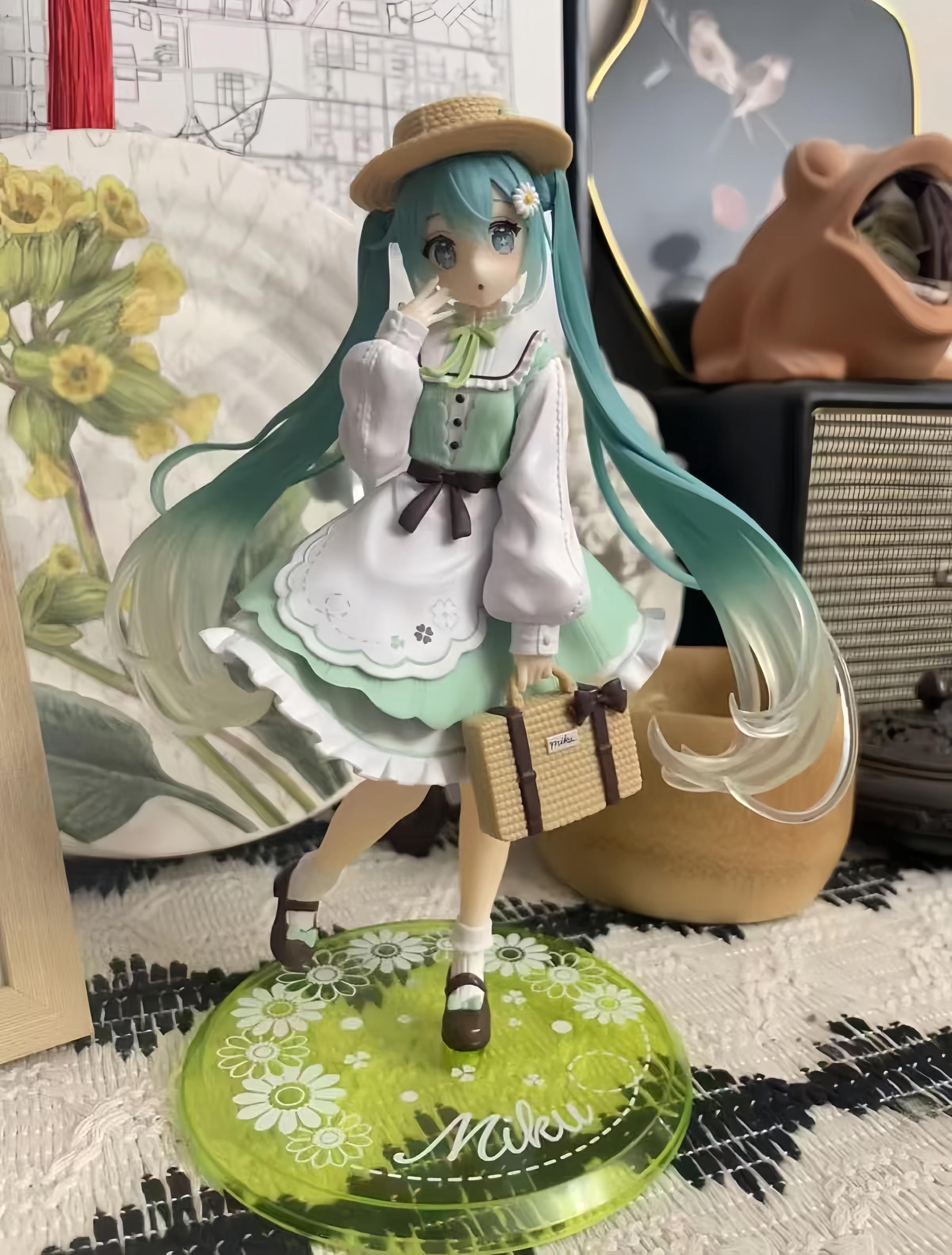 Hatsune Miku Spring Picnic Ver – Anime Figure, Vocaloid