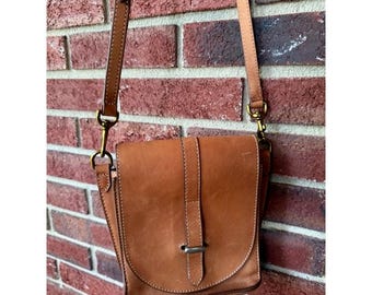 Frye brun axelväska