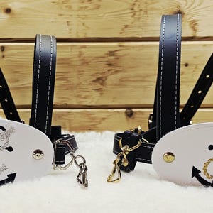 Deluxe Navy and White Sailor Leder Sicherheitsgeschirr Gehzügel mit gesticktem Anker Design BSEN 31210 2004 geprüft