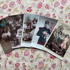 Une collection (Q) de cinq cartes postales françaises anciennes, 1er avril, éphémères, travaux manuels, scrapbooking, journal indésirable, collection, timbres
