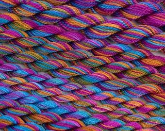 Handgefärbtes Stickgarn, Farbe #44, Blau, Fuchsia, Goldbraun