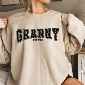 Personalized Granny Sweatshirt: Mother&#39;s Day Grandma Gift