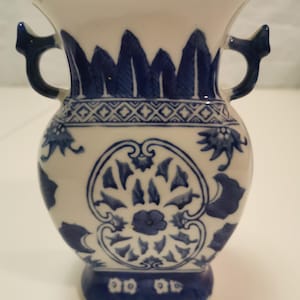 Vase Porcelain Blue and White Vintage Chinese