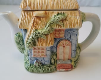Théière Cottage en céramique vintage
