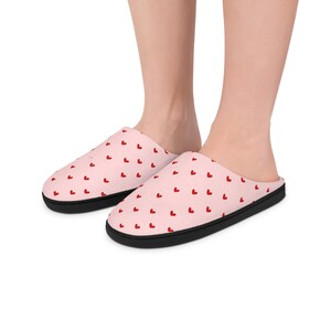 Cozy Heart Pattern Women&#39;s Indoor Slippers, Cute Pink House Shoes, Valentine&#39;s Day Gift, Comfortable Slippers for Home, Heart Print Footwear
