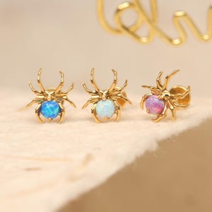 Gothic punk gouden spin-opaliet •16G schattige helixoorstekers titanium• Neusring• Kraakbeenoorbellen• Kwab Conch Tragus