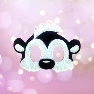 Skunk Mask, Pretend Play,Dress Up,Mask for Adults,Mask For Kids,Toddler Mask,Felt Mask,Imagination,Halloween Costume,Party Favor