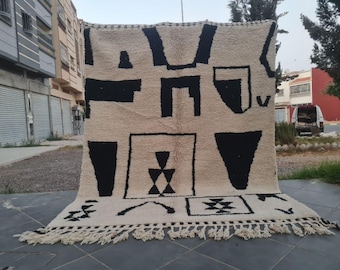 Handmade Black and White  Wool Rug Minimalist Decor