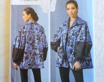 Uncut Vogue 9368 Lined Jacket, Very Loose-fitting, Collar Pockets Topstitching, Julio Cesar, sz 8-10, 12-14, 16-18  bust 31-32, 34-36, 38-40