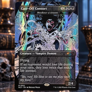 Puede incluir: Una carta coleccionable holográfica de Magic: The Gathering titulada Cast-Off Consort, que presenta una ilustración de un demonio vampiro con ojos rojos y dientes afilados. El texto de la carta incluye el tipo de criatura, habilidades y la cita, Yes, run! He likes to see me play with my food.