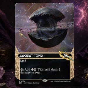 Könnte beinhalten: Eine rechteckige Sammelkarte mit dem Titel Ancient Tomb, die ein dunkles, kugelförmiges, gezacktes Objekt vor einem sternenreichen Weltraumhintergrund zeigt. Der Kartentext lautet Land, und der Effekt besagt: Tappe, um zwei farblose Mana hinzuzufügen, und dieses Land fügt dir 2 Schaden zu.