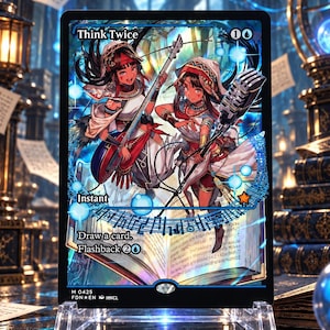 Puede incluir: Una carta coleccionable rectangular titulada Think Twice que muestra a dos personajes con trajes blancos y rojos, uno tocando la guitarra y el otro sosteniendo un micrófono. La carta muestra el texto Instant, Draw a card y Flashback 2U con efectos mágicos azules.