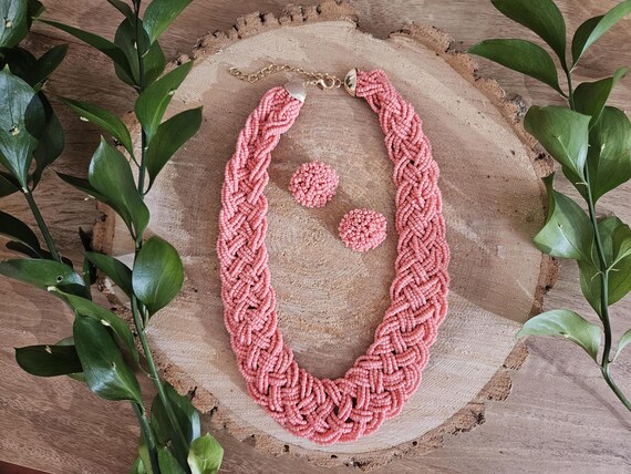 Set Beaded Coral Necklace with Matching Earrings
