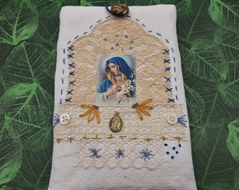 Pochette livre en coton metis vintage, Madone Sainte Vierge appliquée, broderie main, pochette dentelle