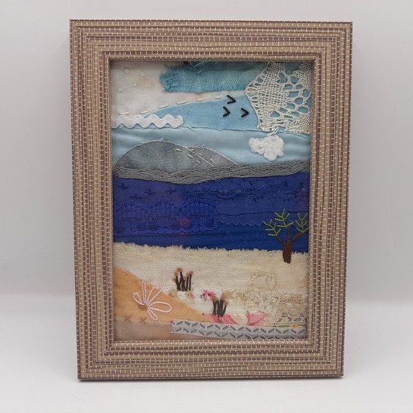 Art  textile Tableau  original  "Bord de mer" ,  broderie ,Framed seascape textile picture