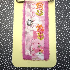 Hand-sewn brooch, pink fabric brooch, pin brooch, patchwork brooch, hand embroidery, fabric pendant