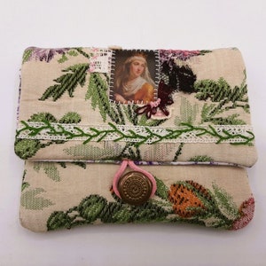 Porte-cartes en tissu tapisserie ,applique de petite fille retro,  Broderie  et dentelle