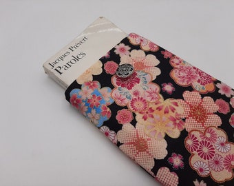 Pochette livre tissu  japonais rose et noir, housse protection livre format poche