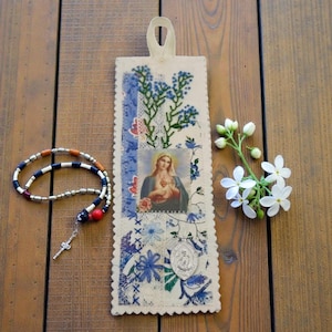 Marque-pages de la Vierge Marie en patchwork   , broderie à la main,  slowstitched bookmark