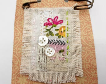 Hand-sewn brooch, floral fabric brooch, pin brooch, patchwork brooch, hand embroidery, fabric pendant