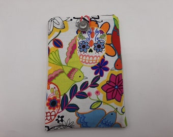 Pochette livre tissu Sugar Skull, tete de mort mexicain,   bouton vintage, housse protection livre format poche