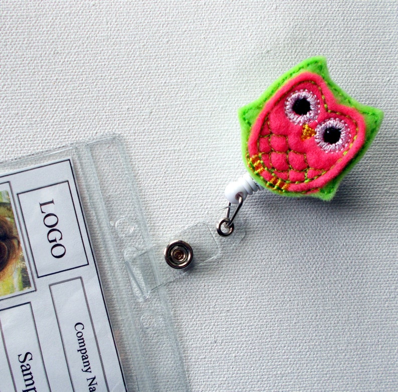 Felt Badge Cute Badge Reel Name Badge Holder Nurse Badge Holder Pink and Green Owl Nursing Badge Clip Retractable ID Badge Reel