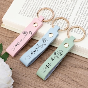 Personalized Leather Keychain for Women, Birth Flower Name Keyring, Bridesmaid Gifts, Birthday Gifts for Mom, Bag Tags, Best Friend Gifts
