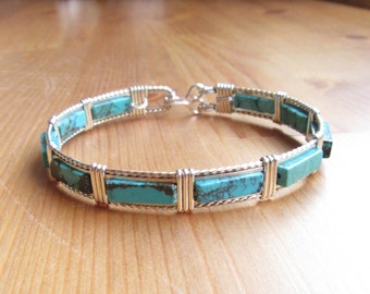 Pulsera de turquesa, pulsera de turquesa azul, pulsera hecha a mano, pulsera de piedras preciosas, brazalete, pulsera de alambre, pulsera azul