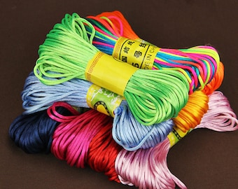 Cuerda de nailon satinado de 20 metros y 2,5 mm, hilo trenzado para abalorios, ideal para hacer joyas, pulseras, accesorios y manualidades.